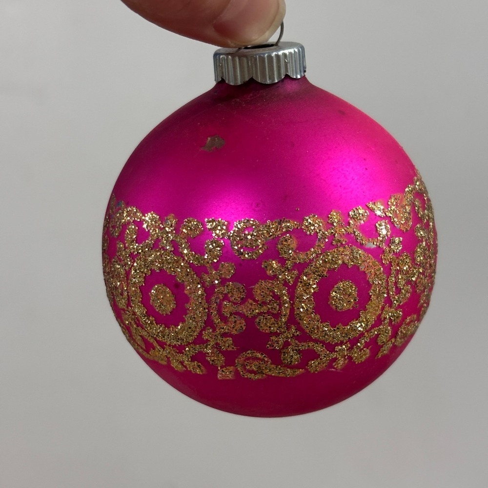 Shiny Brite Vintage Christmas Ornaments Fuchsia Pink Gold Glitter Stenciled 12ct - Picture 6 of 9